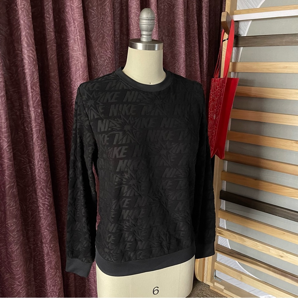 NIKE long sleeve top
